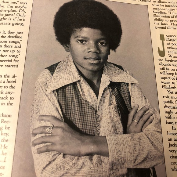 92’ ROLLING STONE AND 2009 MENS QUARTERLY G Q MAGAZINES Set of 2 - Picture 13 of 16